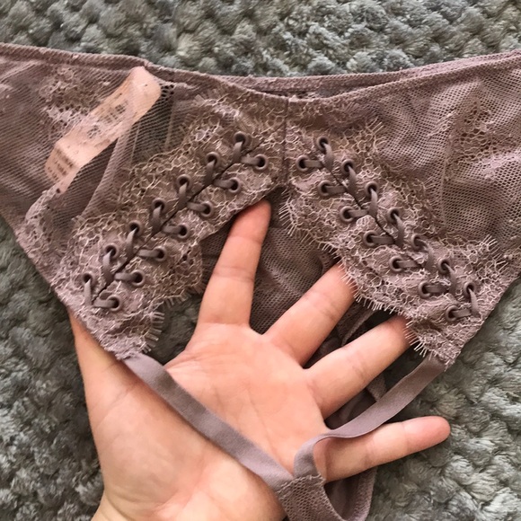 VS panty set {3 for $30} - Picture 7 of 8